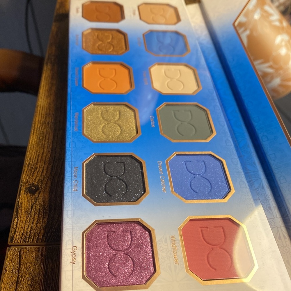 Dominque Cosmetics Palette in Rustic Glam - Picture 5 of 5